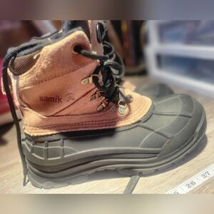 Kamik Womans Lace Up Snow Boots Size 7